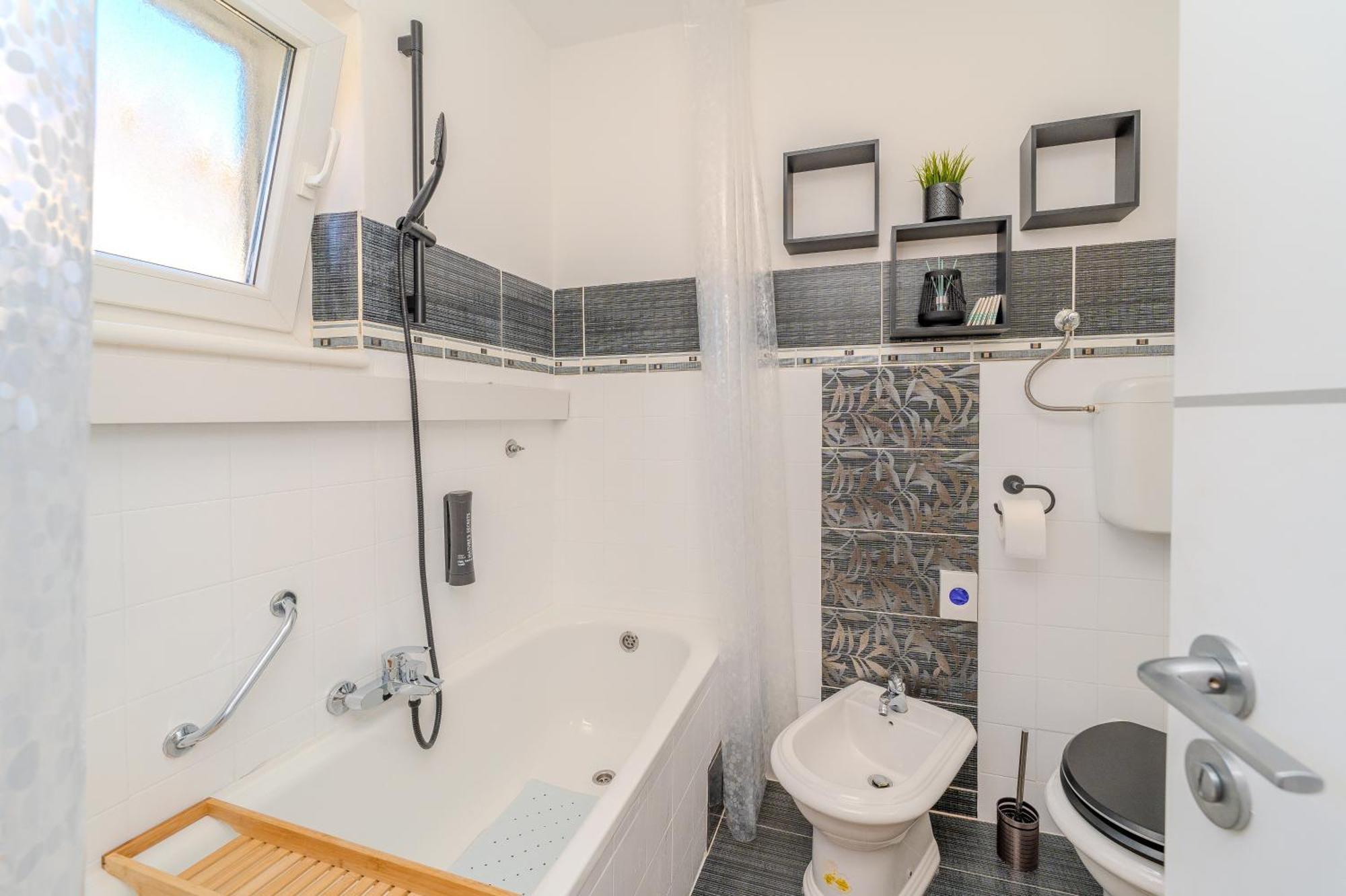 Villa B&D Zadar For The Complete Pleasure Of Vacation !Heated! Private Pool! Green Oasis In The Center Of Zadar, 100M From The Sea Buitenkant foto