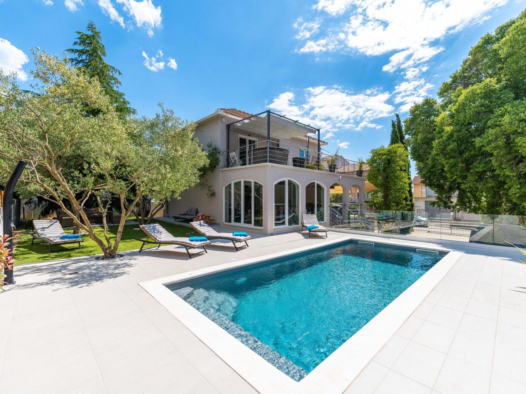 Villa B&D Zadar For The Complete Pleasure Of Vacation !Heated! Private Pool! Green Oasis In The Center Of Zadar, 100M From The Sea Buitenkant foto