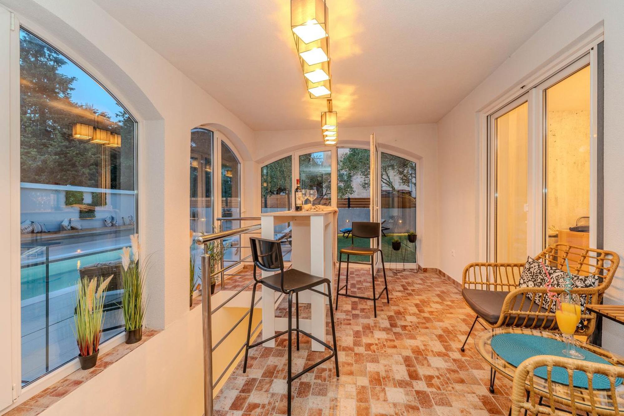 Villa B&D Zadar For The Complete Pleasure Of Vacation !Heated! Private Pool! Green Oasis In The Center Of Zadar, 100M From The Sea Buitenkant foto