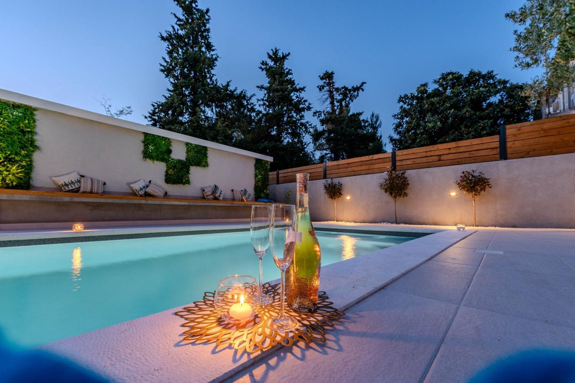 Villa B&D Zadar For The Complete Pleasure Of Vacation !Heated! Private Pool! Green Oasis In The Center Of Zadar, 100M From The Sea Buitenkant foto