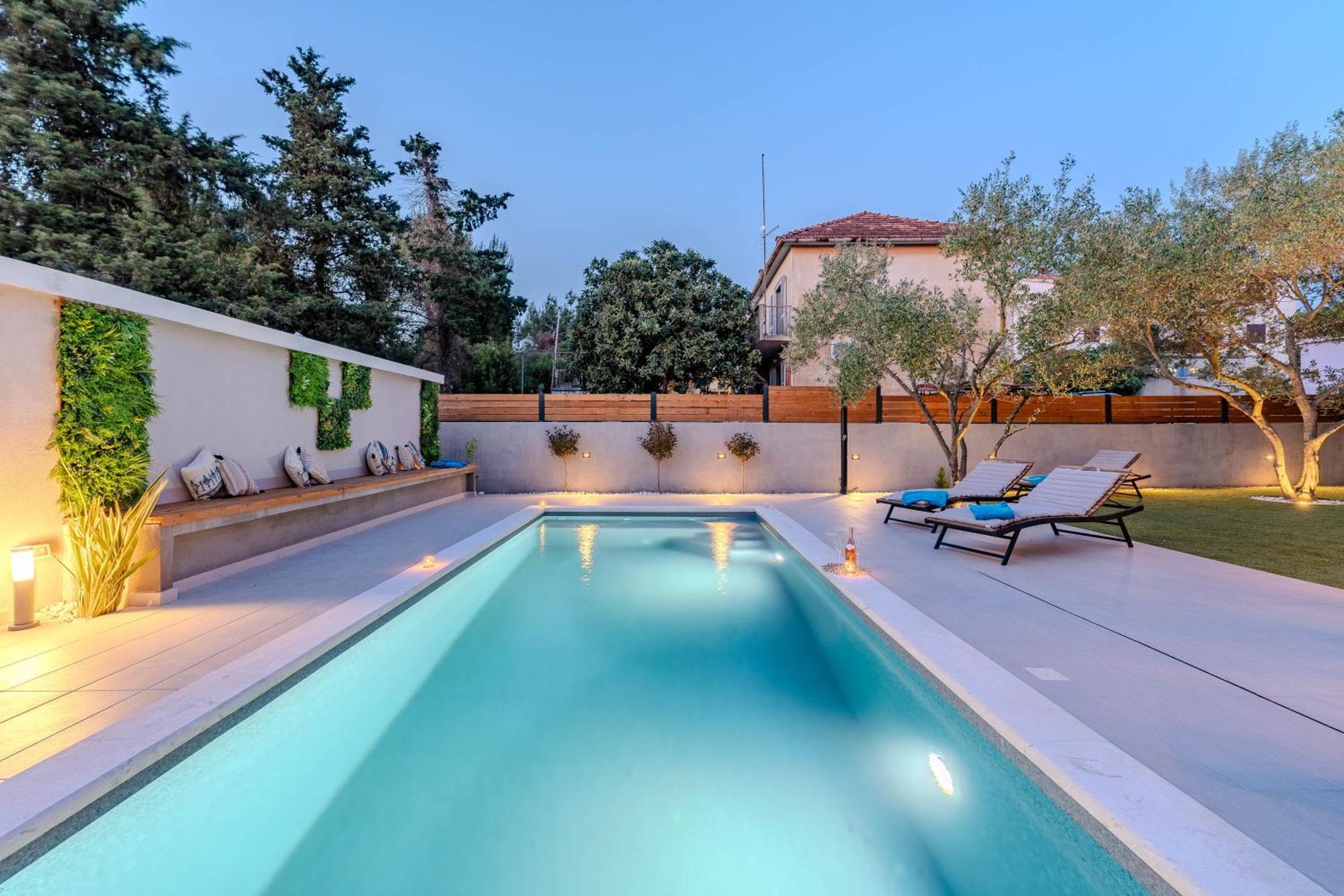 Villa B&D Zadar For The Complete Pleasure Of Vacation !Heated! Private Pool! Green Oasis In The Center Of Zadar, 100M From The Sea Buitenkant foto